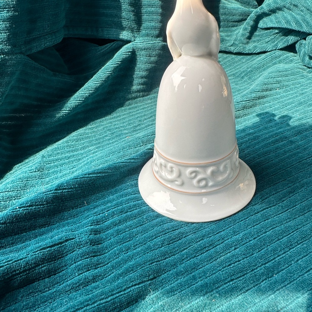White Ceramic Bell with Bird Accent - Picture 2 of 4